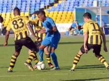 Ботев загуби с 0:1 от Левски, два червени картона белязаха дербито