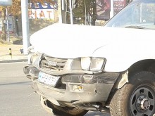 Катастрофа затрудни движението в района на Централни гробища