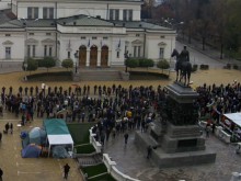 Стотици студенти окупираха парламента