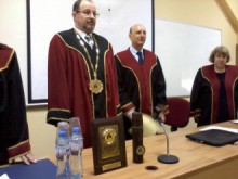 ПУ присъжда почетно звание на професор по статистика 