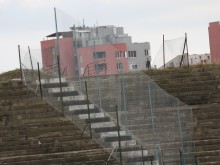 Четириметрова ограда ще дели феновете на Локо и Ботев