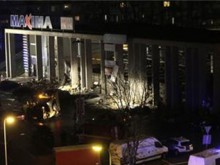 Рухна покривът на супермаркет в Рига, много хора загинаха