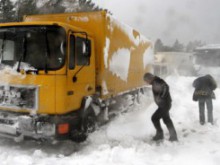 Дъжд, сняг, виелици и навявания вещаят синоптиците за утре! Става студено!