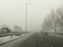 Ад по пътищата заради снега! 57 катастрофи в Пловдив и областта!