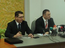 Задържаха пловдивски полицай, разпространявал наркотици