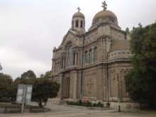 Дядо Борис отново в борбата за Варненски митрополит