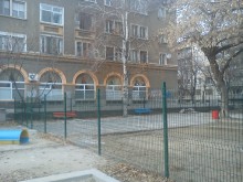 Приключва ремонтът на двора на филиала на ЦДГ "Марица"