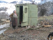Българка живее в контейнер в Босилеград