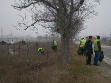 Събраха над 100 чувала с боклуци от пътя Карлово-Баня