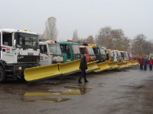 3000 снегопочистващи машини поддържат 20 000 км пътища у нас през зимата