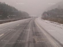 Непочистена от снега е АМ "Тракия" в участъка Пловдив-София