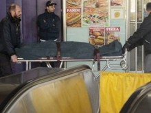 Шал се оплете в ескалатор и задуши жена до смърт