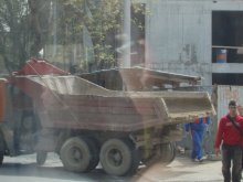 Фирмите получиха седмица срок да докажат качеството на тротоарите