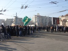 В Пловдив ври и кипи: "Българи юнаци" и пиратки на кръстовището на Баня "Старинна"!
