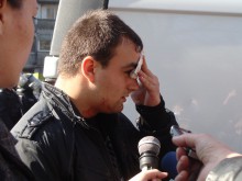 Ексклузивно видео: Ето как биха протестиращи пред централата на ДПС в Пловдив!