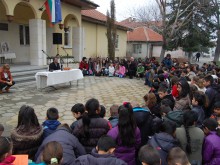 Правят паметник на Левски в Маноле
