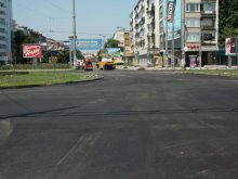 Преасфалтирането на колелото на панаира продължава