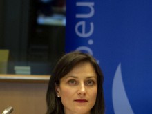 ОАЕ премахва визите за българи