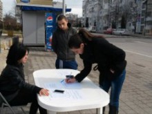 Днес внасят 550 000 подписа за референдума