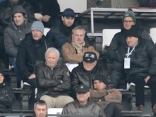 Локо отговори на Чичо Венци за "селски отбор със селски треньор"