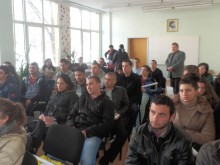 Оживени дискусии в Карлово за бъдещите възможности пред младите хора