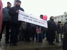 Източна Украйна пламна: Хора срещу танкове