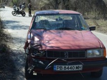 Шофьорът на колата, в която се натресе полицаят: Той е виновен!