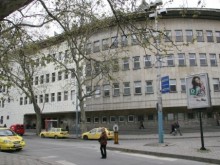 Апарат лекува кожни заболявания в "Св. Мина"