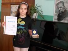 Поредно литературно отличие за ученичка от ОУ "Стоян Михайловски"