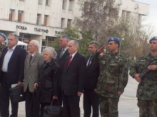 Офицери от резерва пред препълнената зала на Военния клуб: Пазим родовата памет