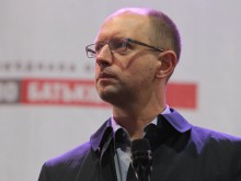 Украйна получава 13.5 млрд. долара помощ, Янукович оставил страната с 46 млрд. дефицит