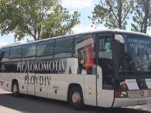 Локо тръгна с 19 футболисти за Варна