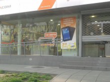 Върху магазин на "Виваком" в Пловдив: "Тук ме измамиха 2 пъти"
