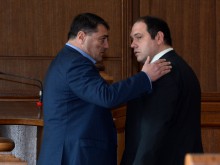 Вкарват за 3,5 г. в затвора Филип Златанов за аферата с тефтерчето