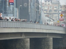 Млада жена се хвърли от моста до Водната палата!