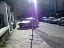Поредният "наглец" върху тротоар
