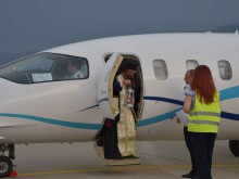 Търговците от храма се преместиха на летището