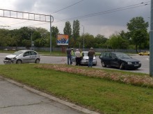 Поредна катастрофа на кръгово кръстовище в "Тракия"