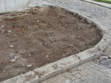 Започна подмяната на тротоари по ул. "Митрополит Панарет"