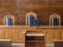 Отхвърлиха иска за арест на майката, държаща дъщеря си в България против волята на бащата