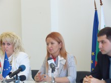 Глобяват неправителствена организация, "насочвалa" къде да гласуват