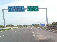 Читател на Plovdiv24.bg: Преасфалтиране на път за над 11 милиона лева се оказа некачествено!