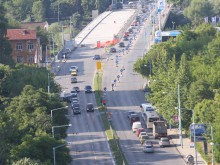 Продължава работата по източното платно на бул. "Васил Априлов"