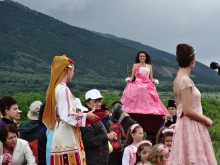 Маргарита Попова бе официален гост на Празника на розите в Карлово