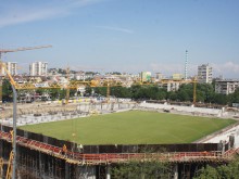 Фоторепортаж на Plovdiv24.bg: Работата по новия стадион на Ботев ври и кипи