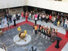 3 500 лв. получиха родителите на малката Мария от разпродажба на картини