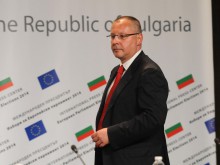 Станишев май кандиса: Няма смисъл да отлагаме изборите за догодина