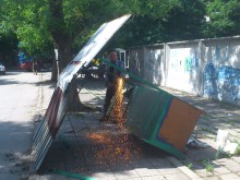 В "Северен" премахнаха опасни детски катерушки и търговски маси