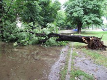 Потоп в карловското село Климент разруши пътища и сгради