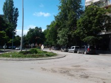 Отново паркиране около кръговото на ул. "Богомил"